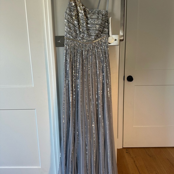 Mac Duggal Glamorous Silver and Gold Sequin One-Shoulder Dress Beaded - Picture 15 of 16